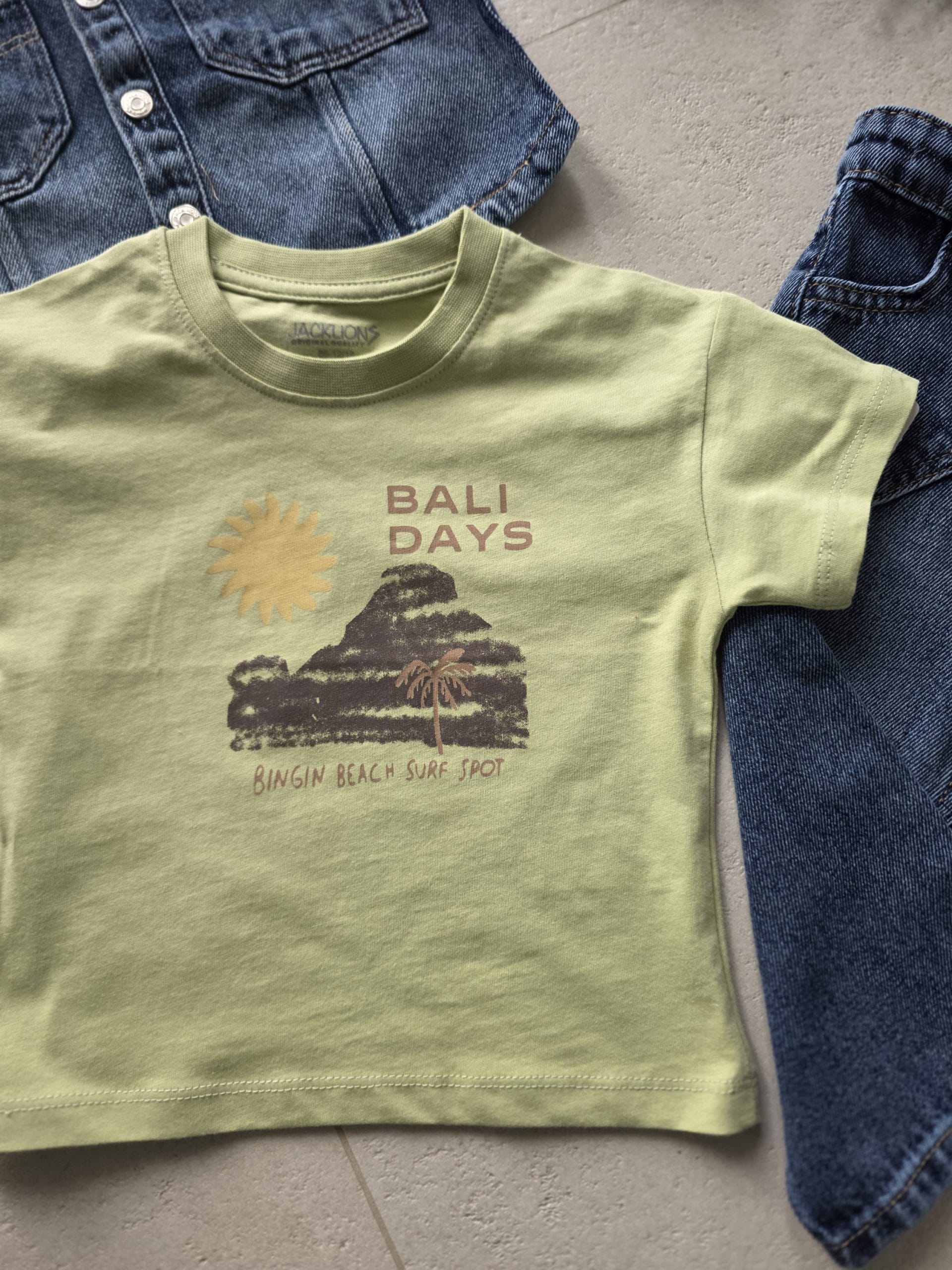 Момчешка тениска „Bali Days“ в зелено 1-5 г. - Image 3