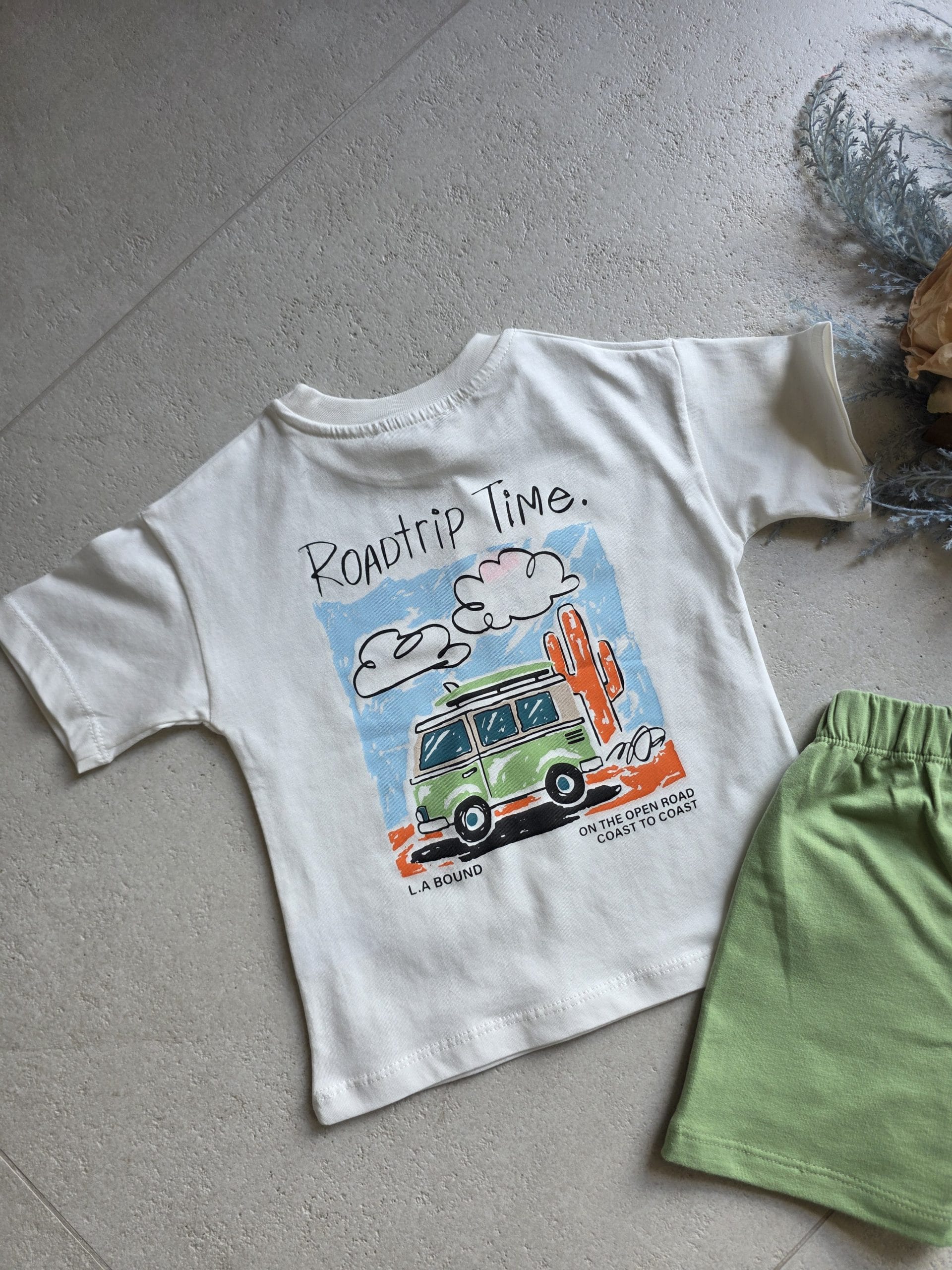 Детски летен комплект „Roadtrip Adventure“ – бяло и зелено - Image 6