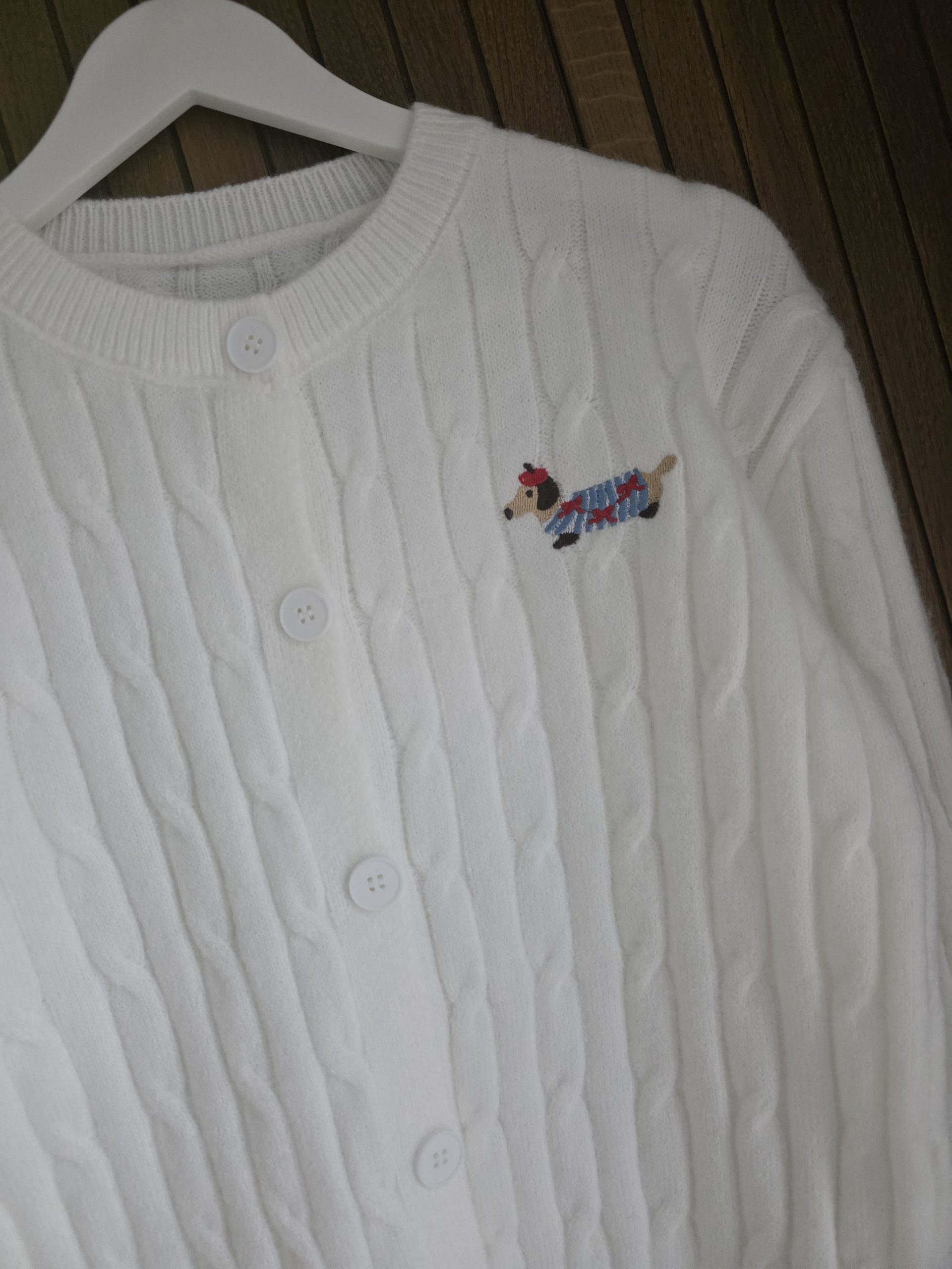 Дамска плетена жилетка Milky Dog в млечно бяло - Image 3